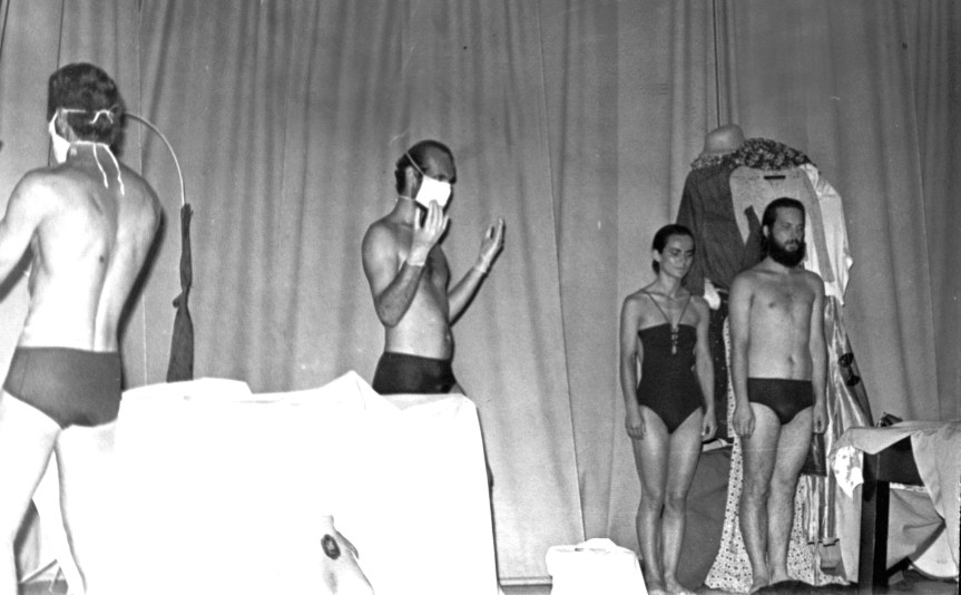 Carlos Becker (de costas), Java Bonamigo (com máscara), Daisy da Silva e Heitor Schmidt