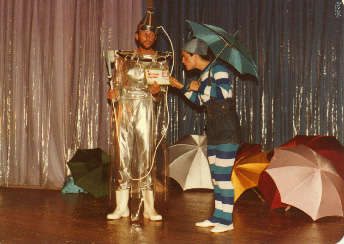 Patrão Chuveiro (Carlos Becker) e Pingo de Chuva (Daisy da Silva)