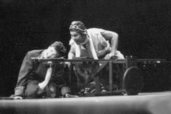 Pequeno Príncipe (Heloísa Paloro) e o Aviador (Heitor Schmidt) 