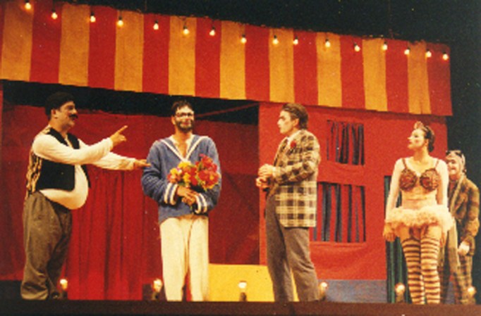 Marruá (Heitor Schmidt), Teité (Mário Ballenti), Tabarone (Adriano Basegio), Rosaura (Lu Olendski) e Matias Cão (Lu Adams)