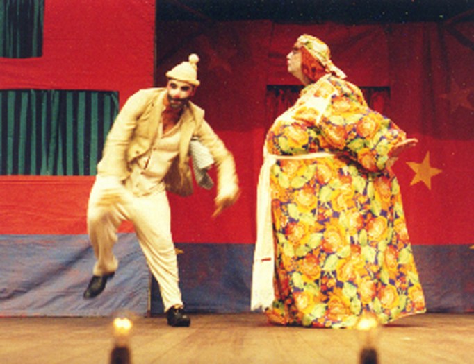 João Teité (Mário Ballenti) e Linora (Heitor Schmidt)