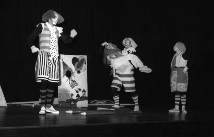 Mil e Uma Histórias - Carlos Becker, Daisy Barella da Silva, Heitor Schmidt e Cida Mendes - 19866