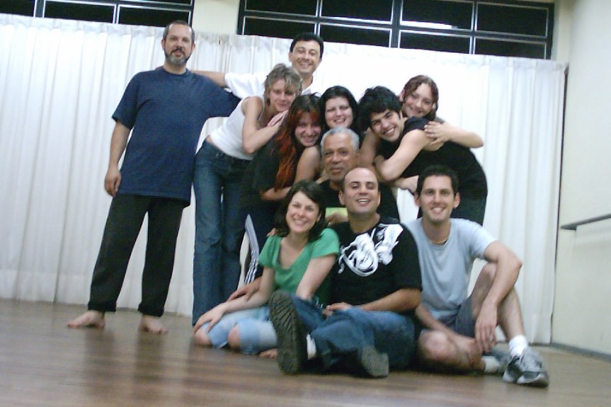Turma de teatro UERGS - 2004. Comp. Courricular: Improvisação. prof. Carlos Mödinger.